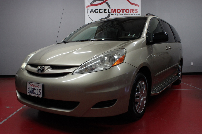 2008 Acura Sienna トヨタのミニバン・シエナ