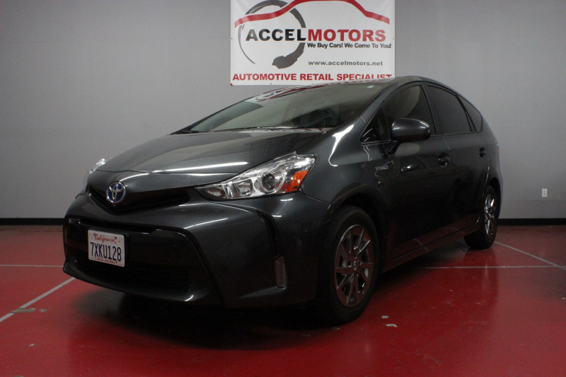 2017 Toyota Prius V プリウス・アルファ