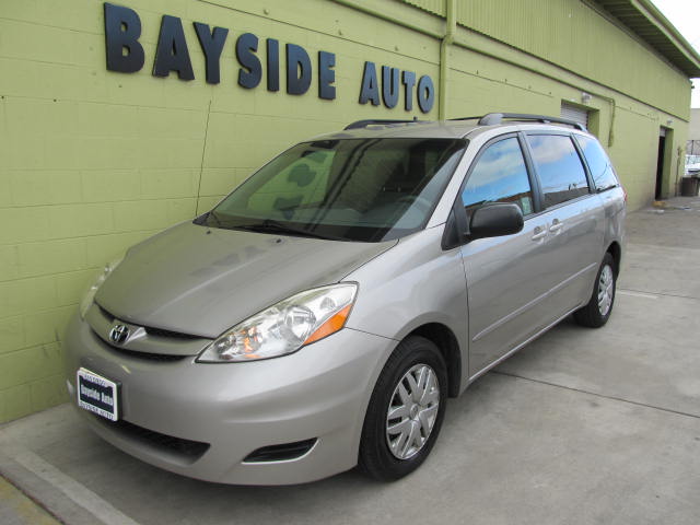 2010 Toyota SIENNA LE
