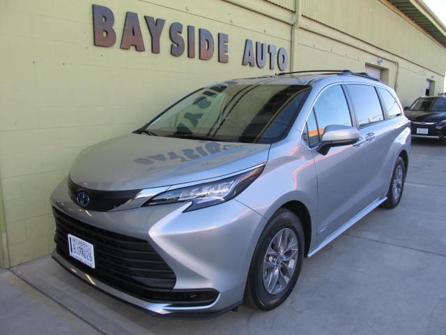 2021 Toyota SIENNA LE