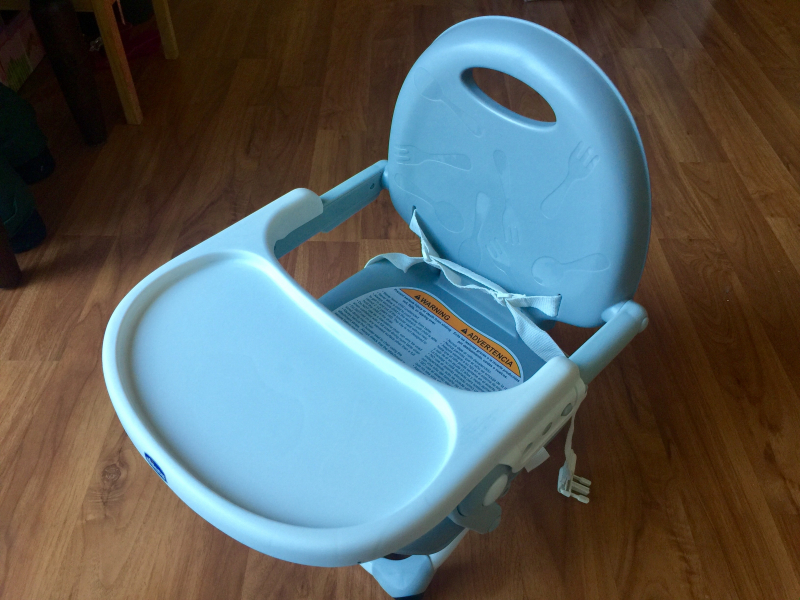 テーブルは少し使用感があります。