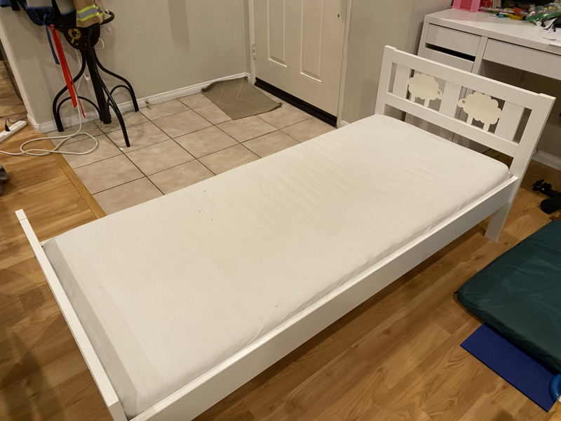 ロサンゼルスタウン クラシファイド Ikea Kritter 子供用ベッド マットレス シーツセット