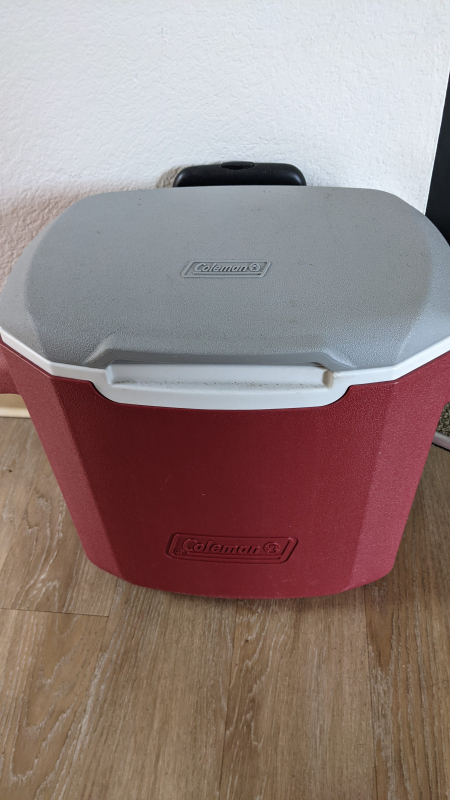 ロサンゼルスタウン クラシファイド Coleman クーラーボックス 車つき