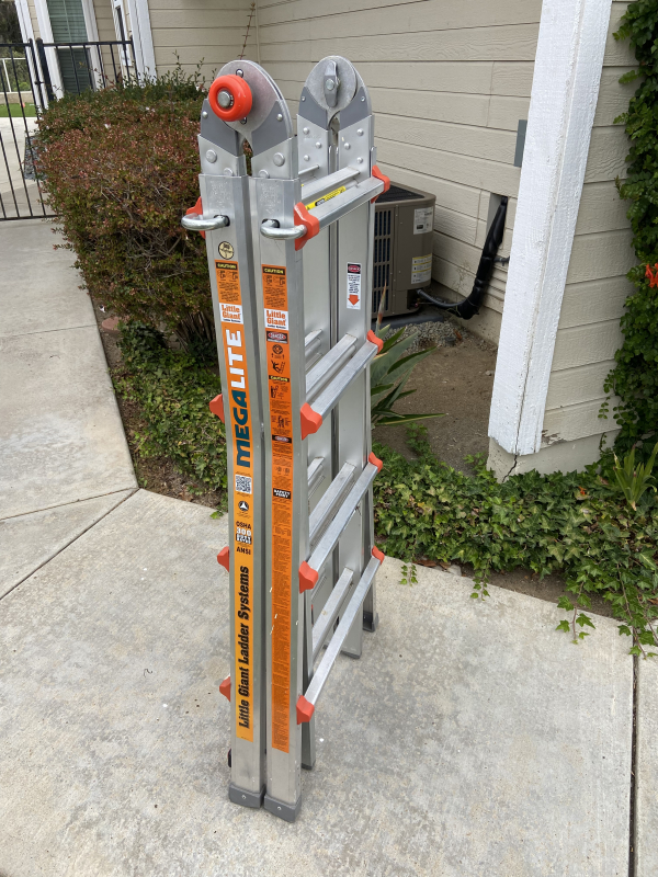 ロサンゼルスタウン クラシファイド[ハシゴ (Little Giant MegaLite 17 Ladder)]