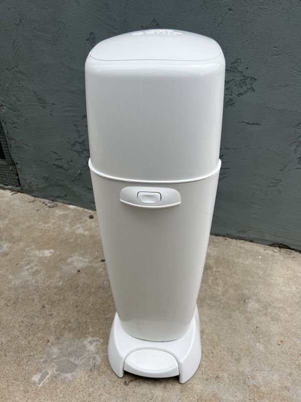 ロサンゼルスタウン クラシファイド[Diaper trash can]